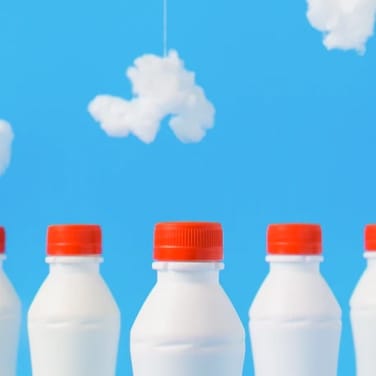 imagen de botellas con cielo